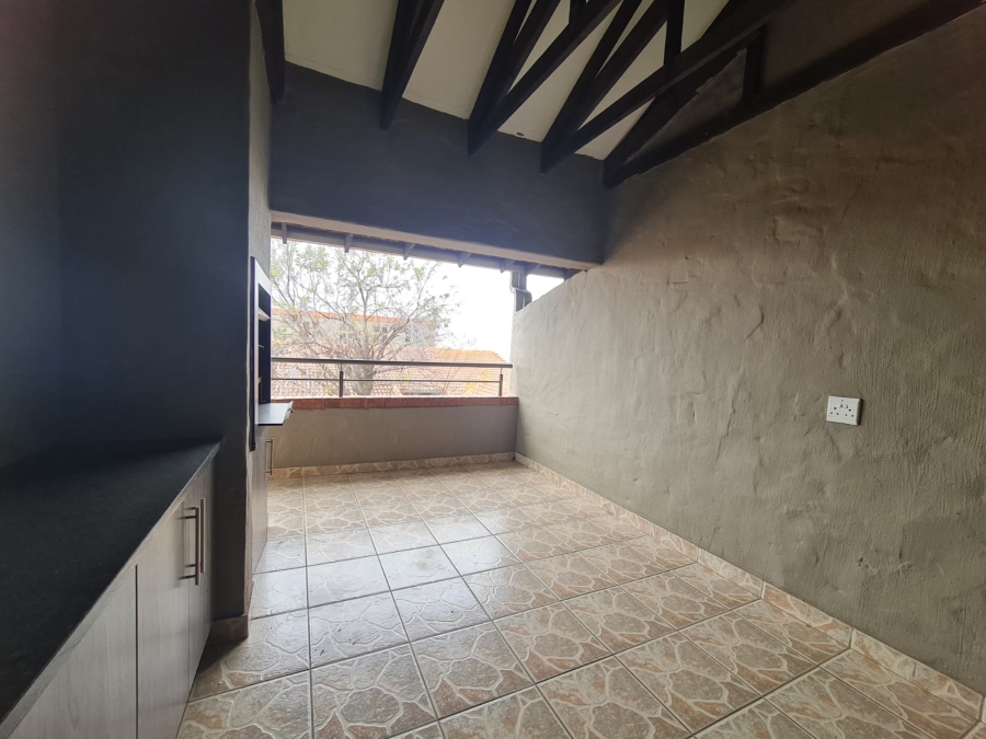 To Let 4 Bedroom Property for Rent in Xanadu Eco Park North West
